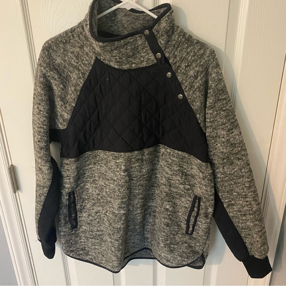 Abercrombie & Fitch Navy Pullover *like new*